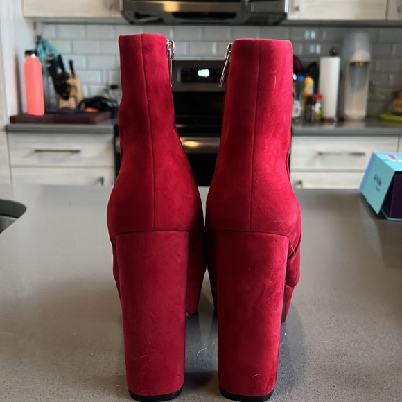 NWOB Vince Camuto platform booties😍 - Picture 3 of 8